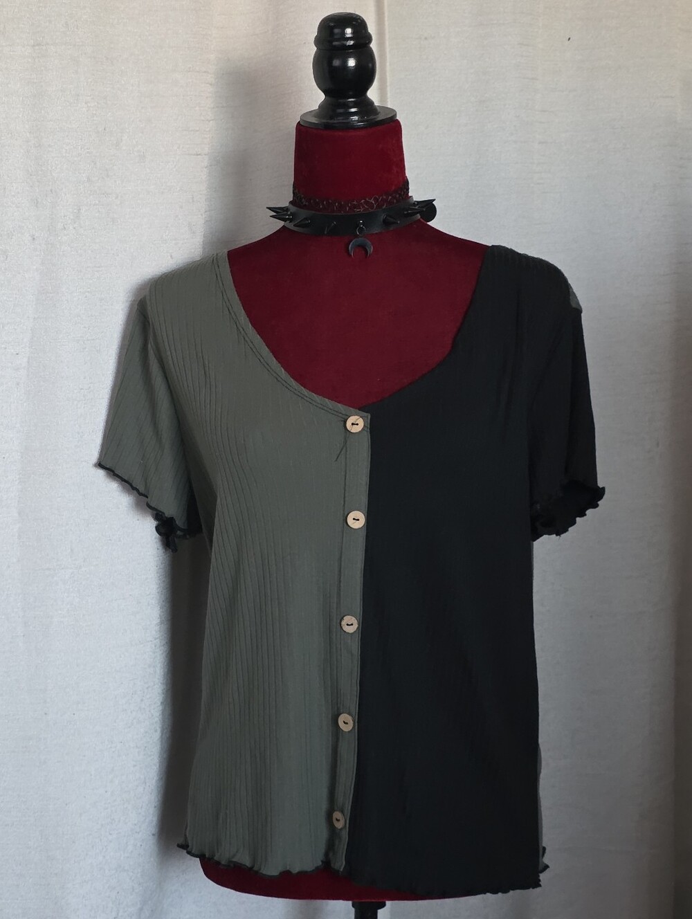 Two-Tone Button Front Top - Olive & Black